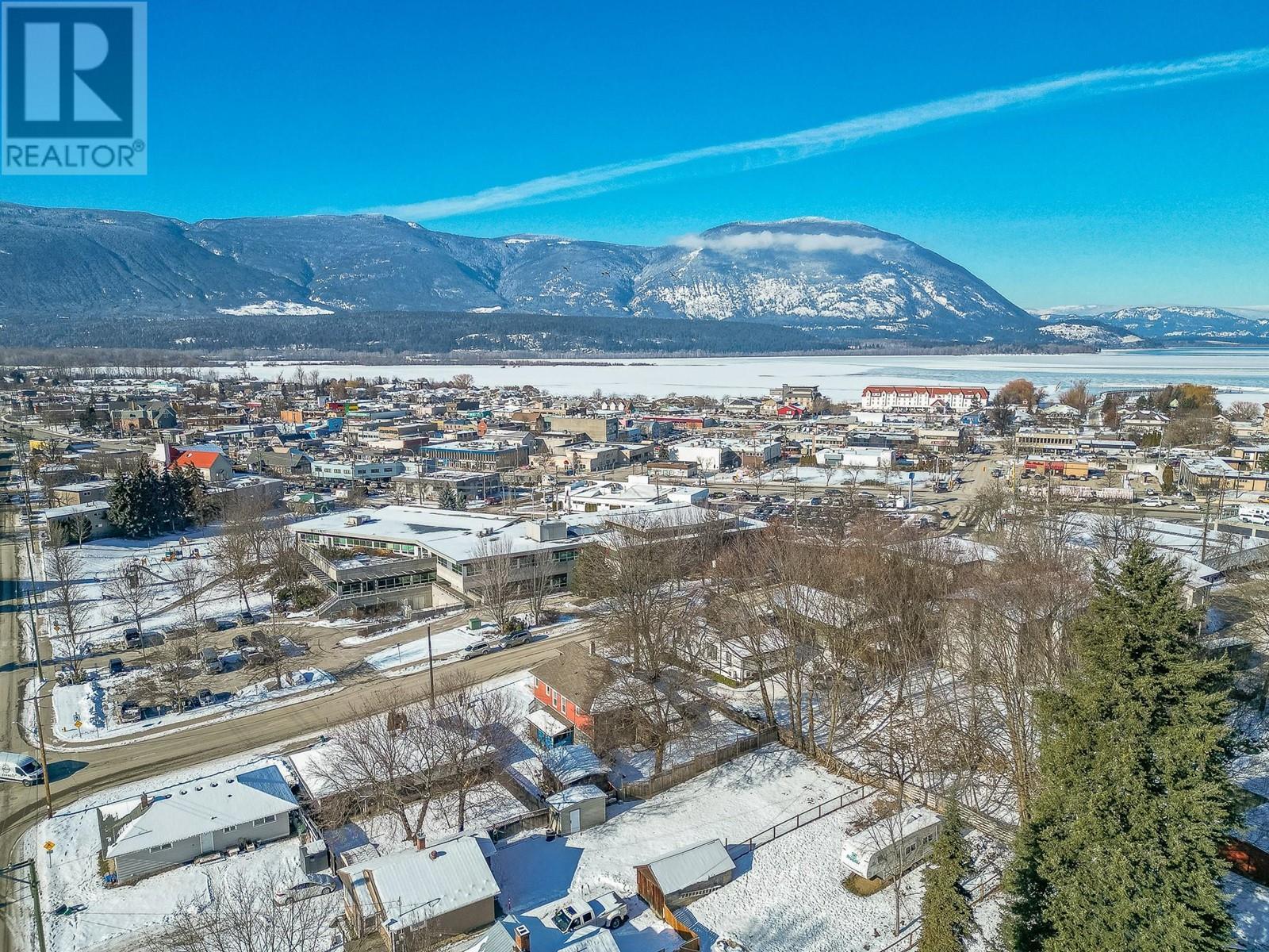 80 6 Street Ne. Salmon Arm, British Columbia
