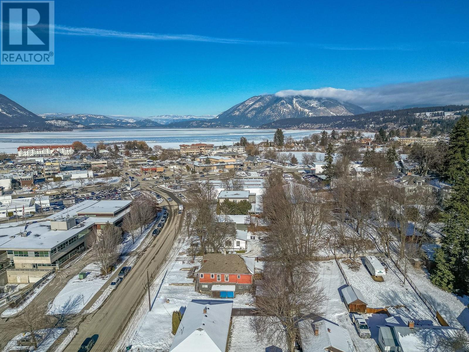 80 6 Street Ne. Salmon Arm, British Columbia