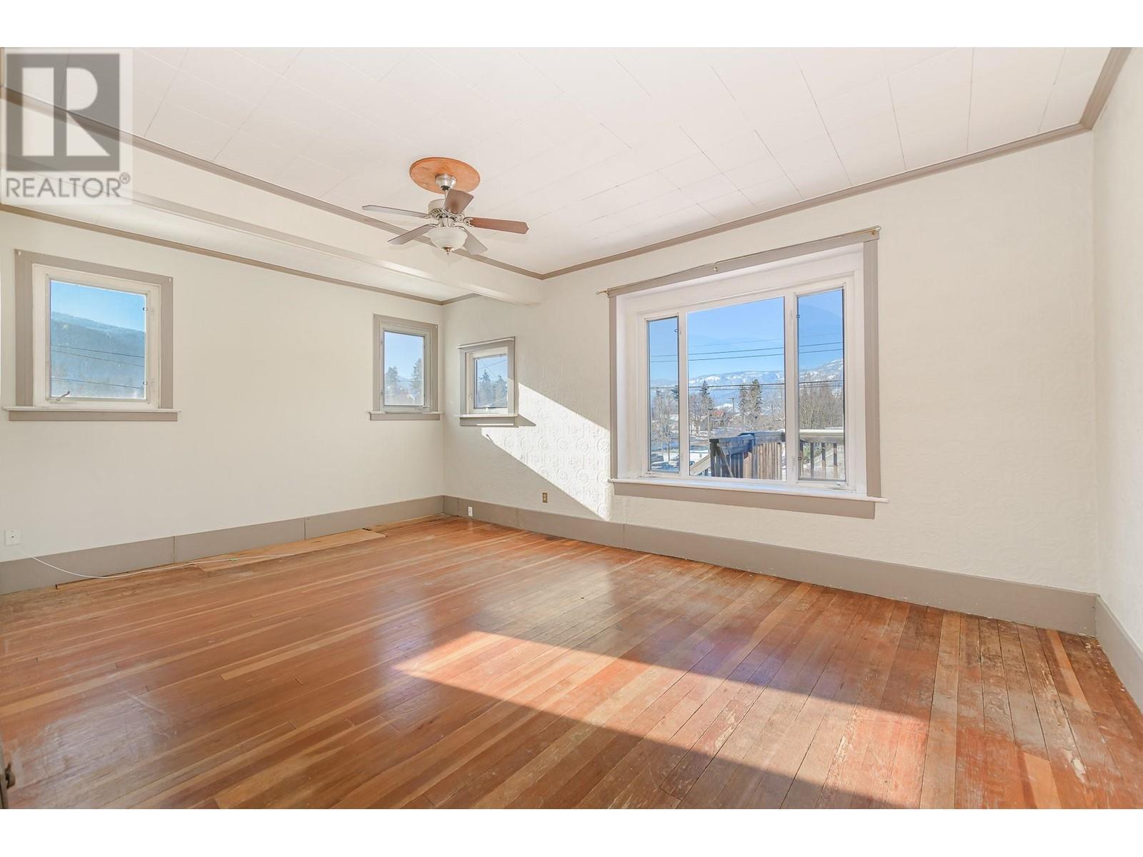 80 6 Street Ne. Salmon Arm, British Columbia