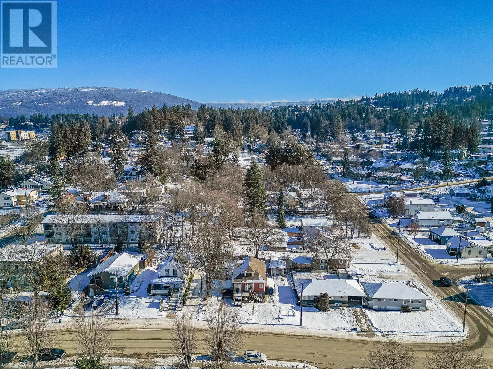 80 6 Street Ne. Salmon Arm, British Columbia