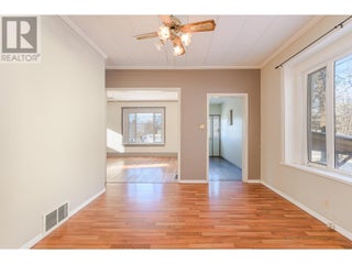 80 6 Street Ne. Salmon Arm, British Columbia