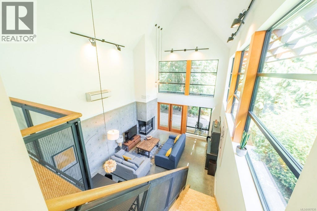 1156 Pacific Rim Highway, Tofino