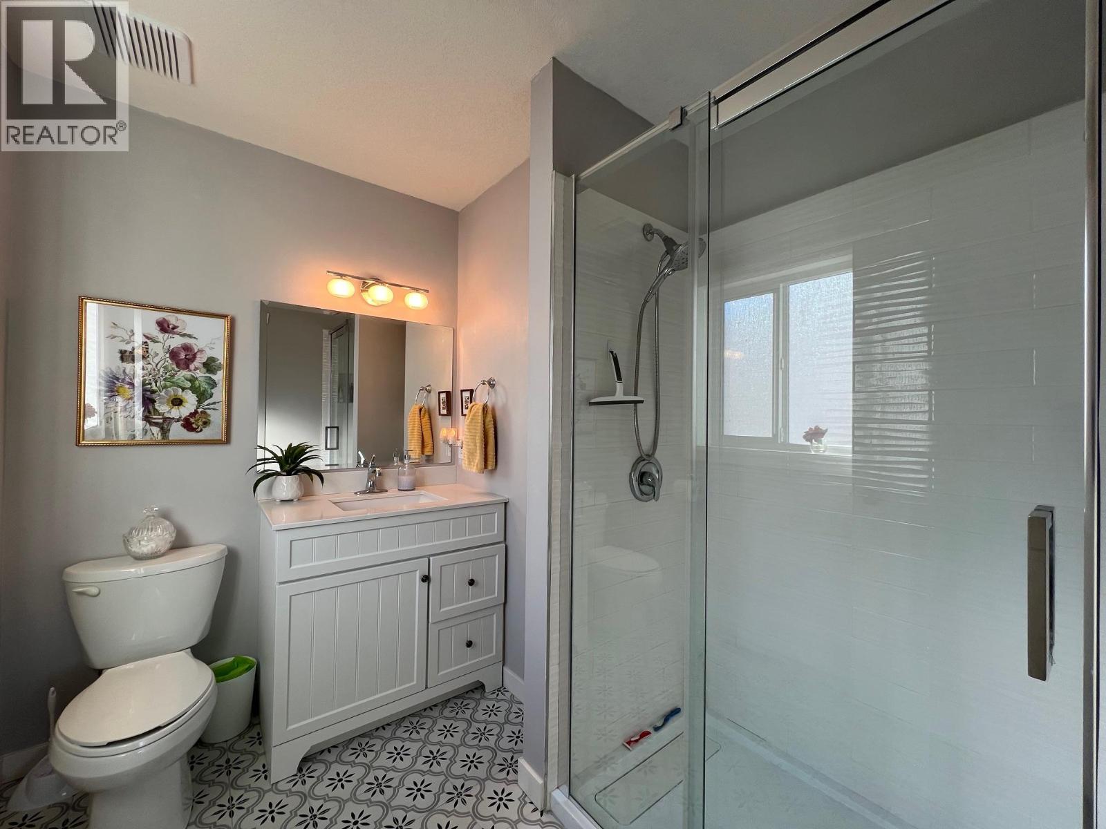 814 8 Avenue. Vernon, British Columbia