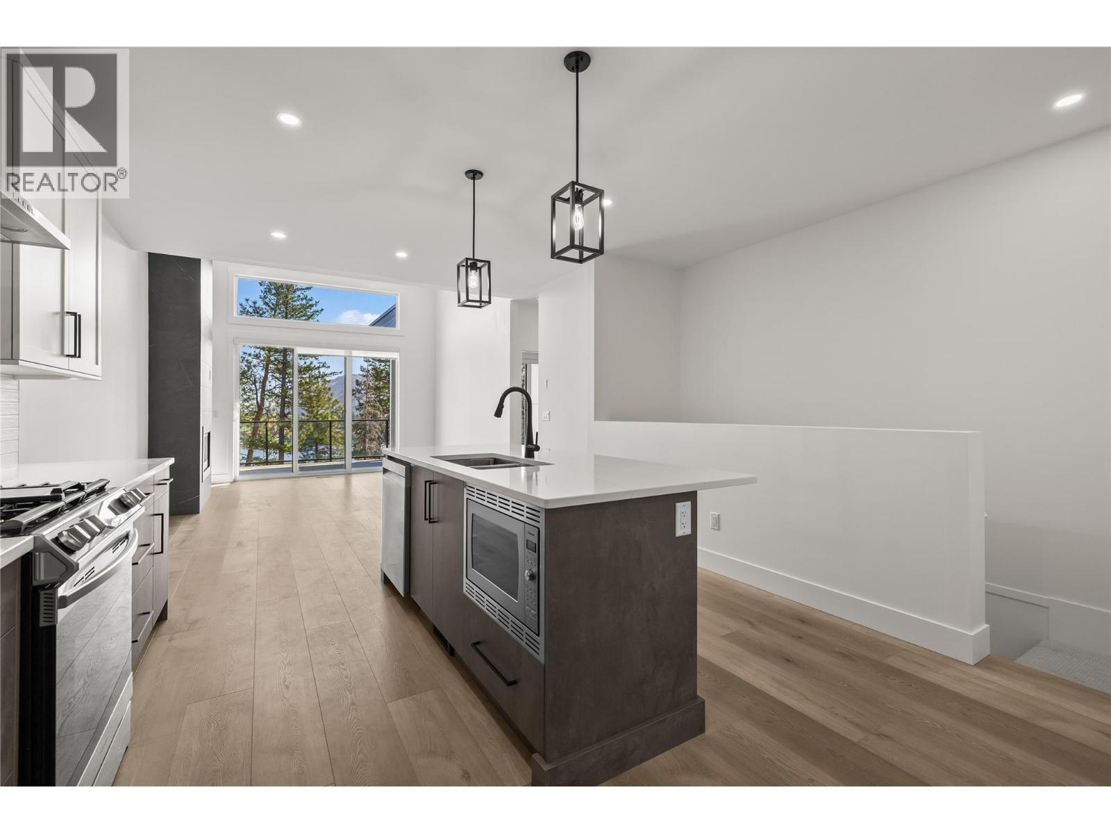 2835 Canyon Crest Drive Unit# 2. West Kelowna, British Columbia