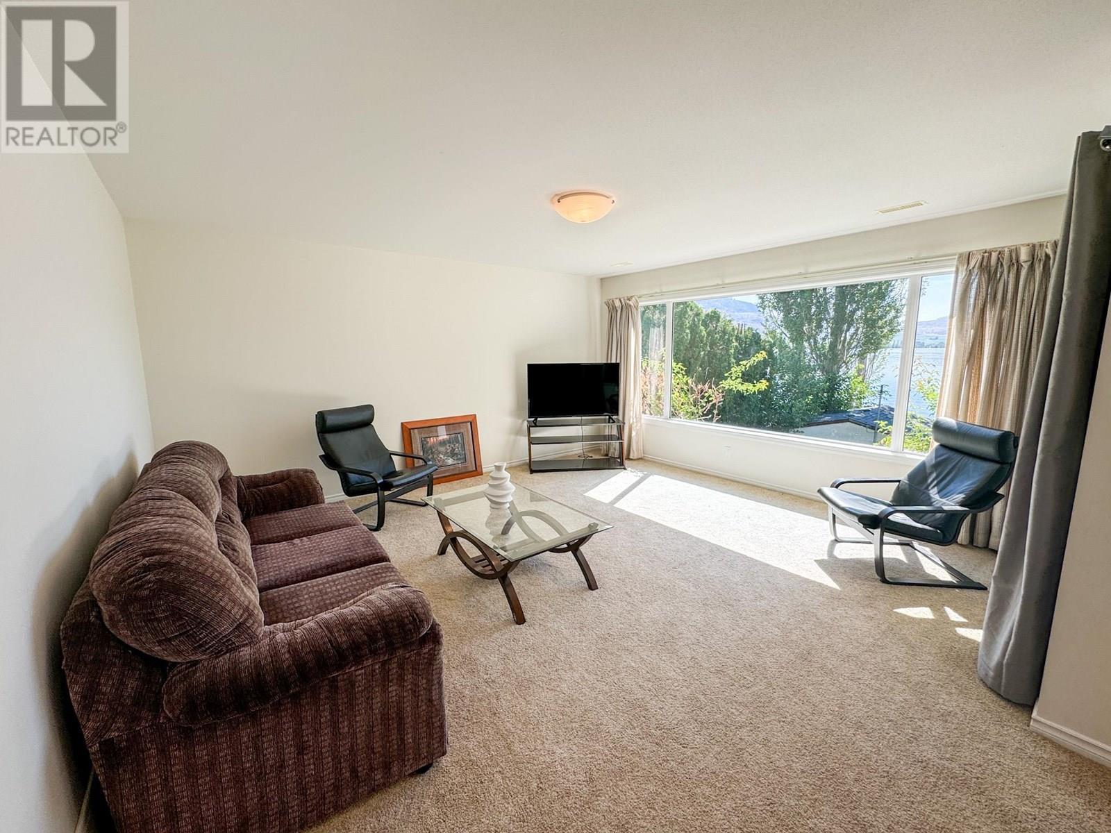 8503 Kingfisher Drive. Osoyoos, British Columbia