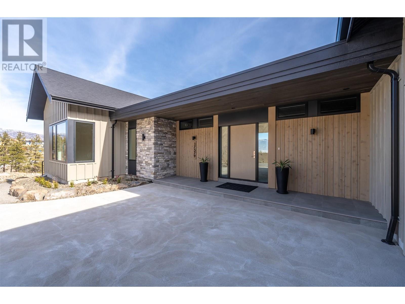 17579 Sanborn Street. Summerland, British Columbia
