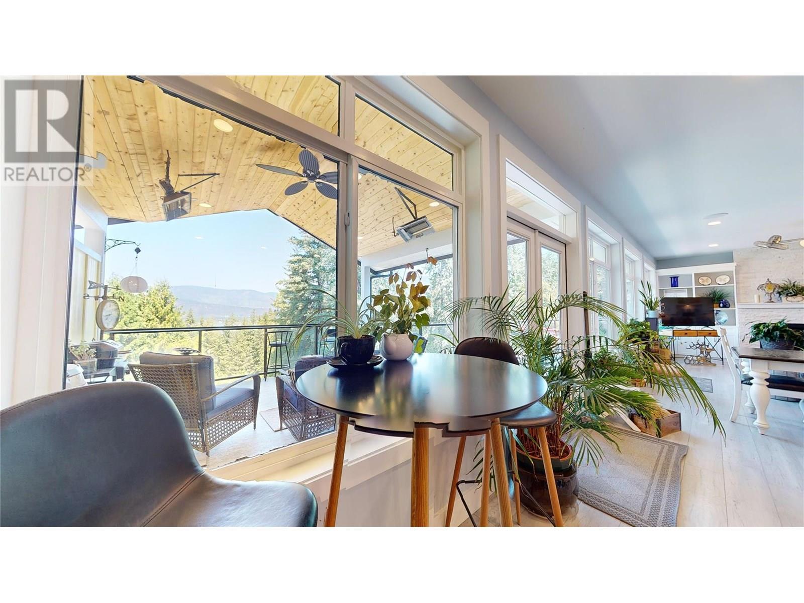 2526 Waverly Drive. Blind Bay, British Columbia