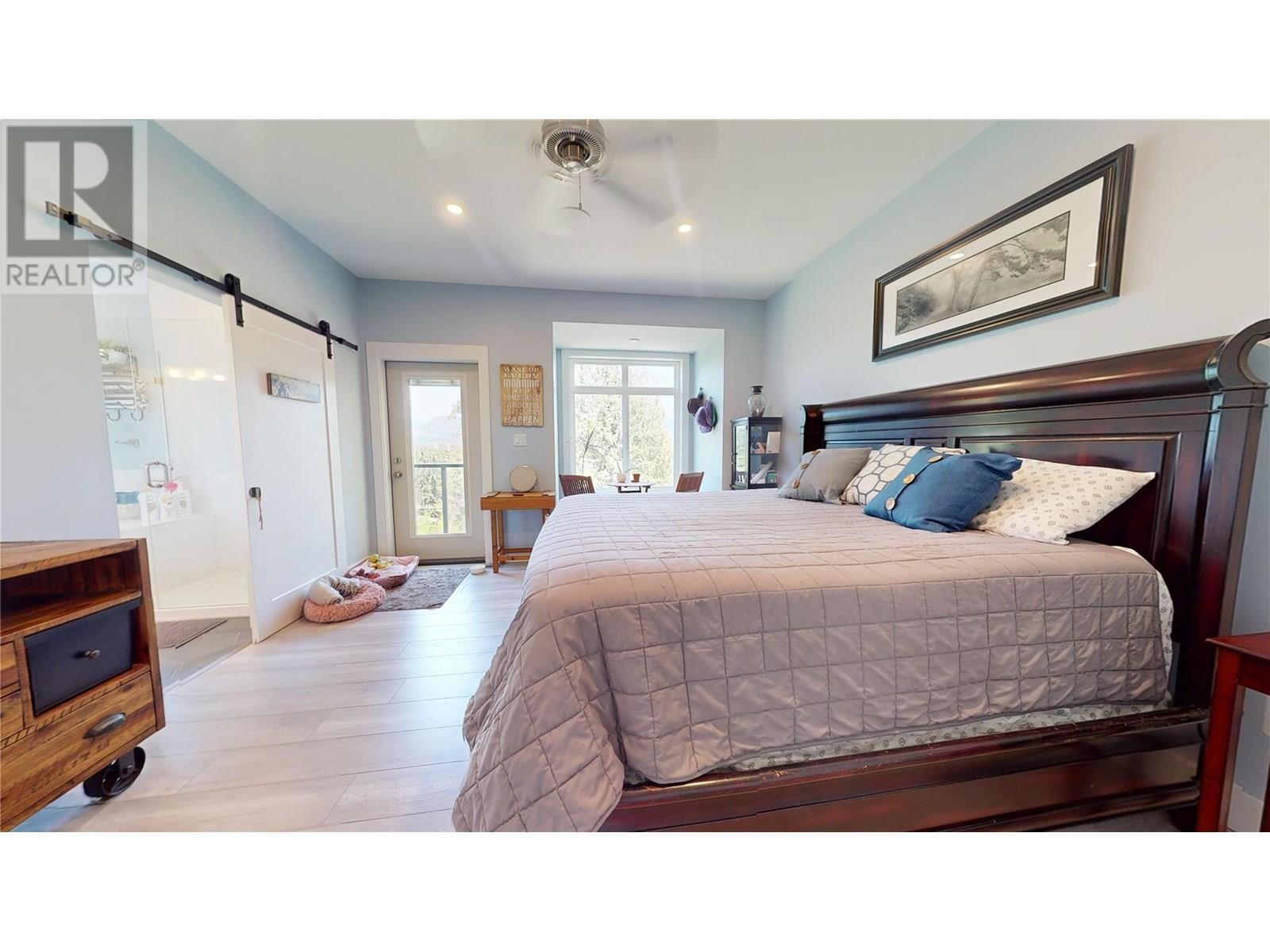 2526 Waverly Drive. Blind Bay, British Columbia