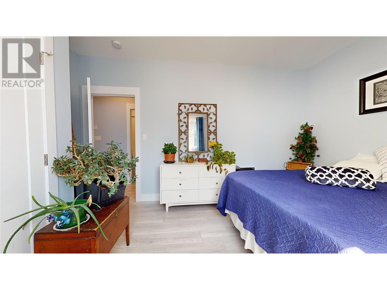 2526 Waverly Drive. Blind Bay, British Columbia