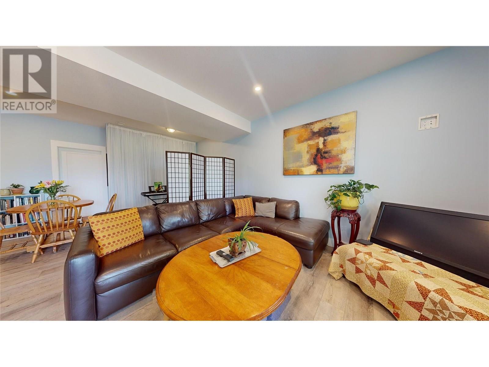 2526 Waverly Drive. Blind Bay, British Columbia