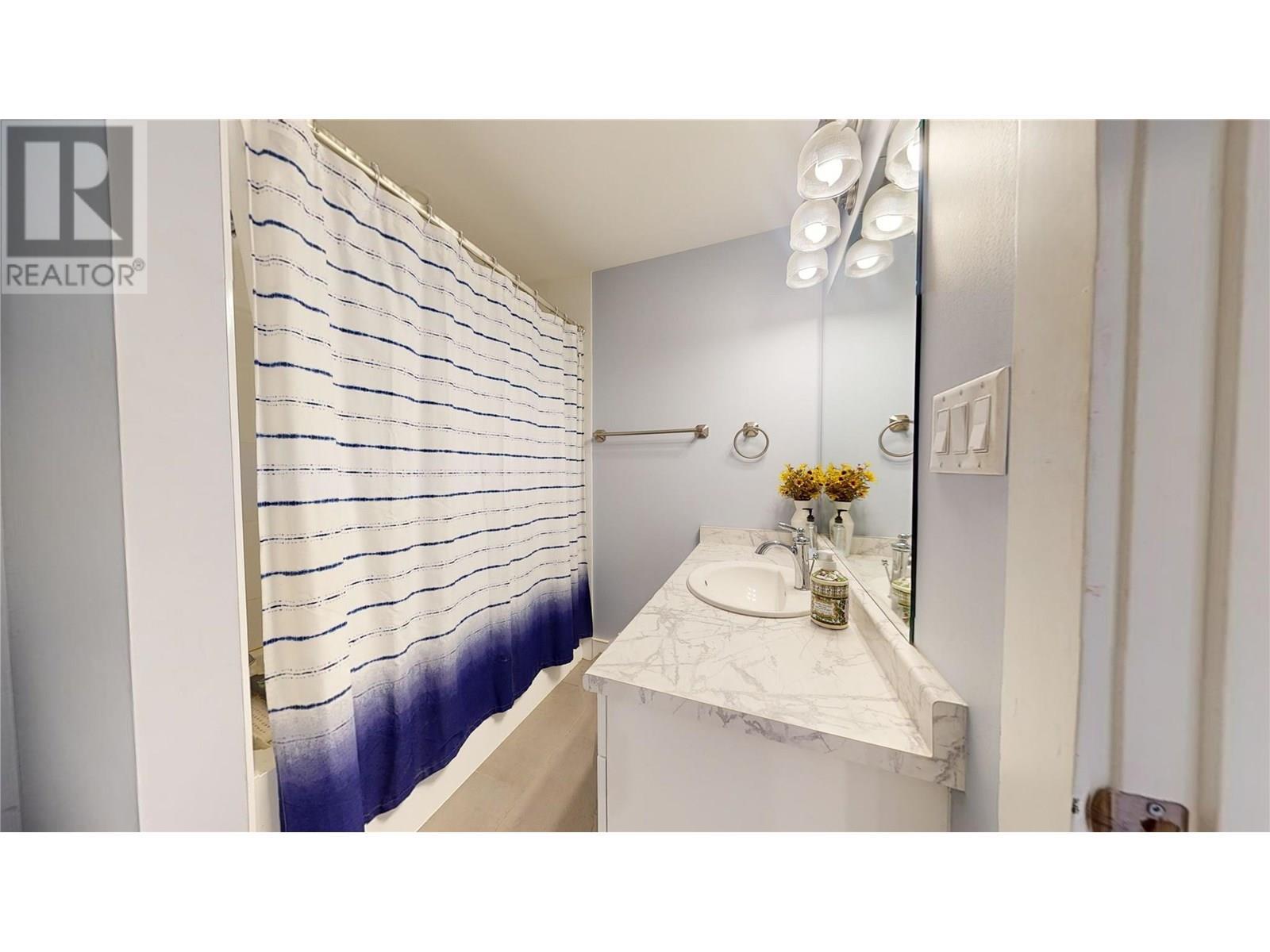 2526 Waverly Drive. Blind Bay, British Columbia