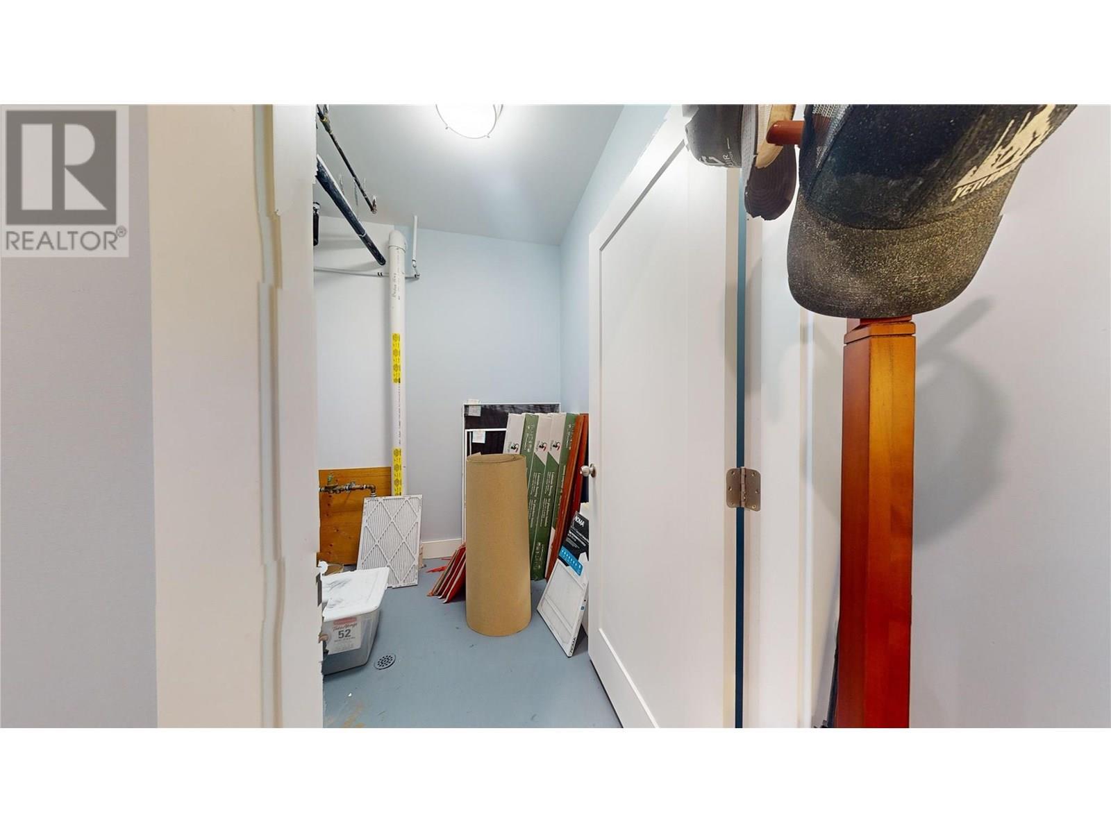 2526 Waverly Drive. Blind Bay, British Columbia