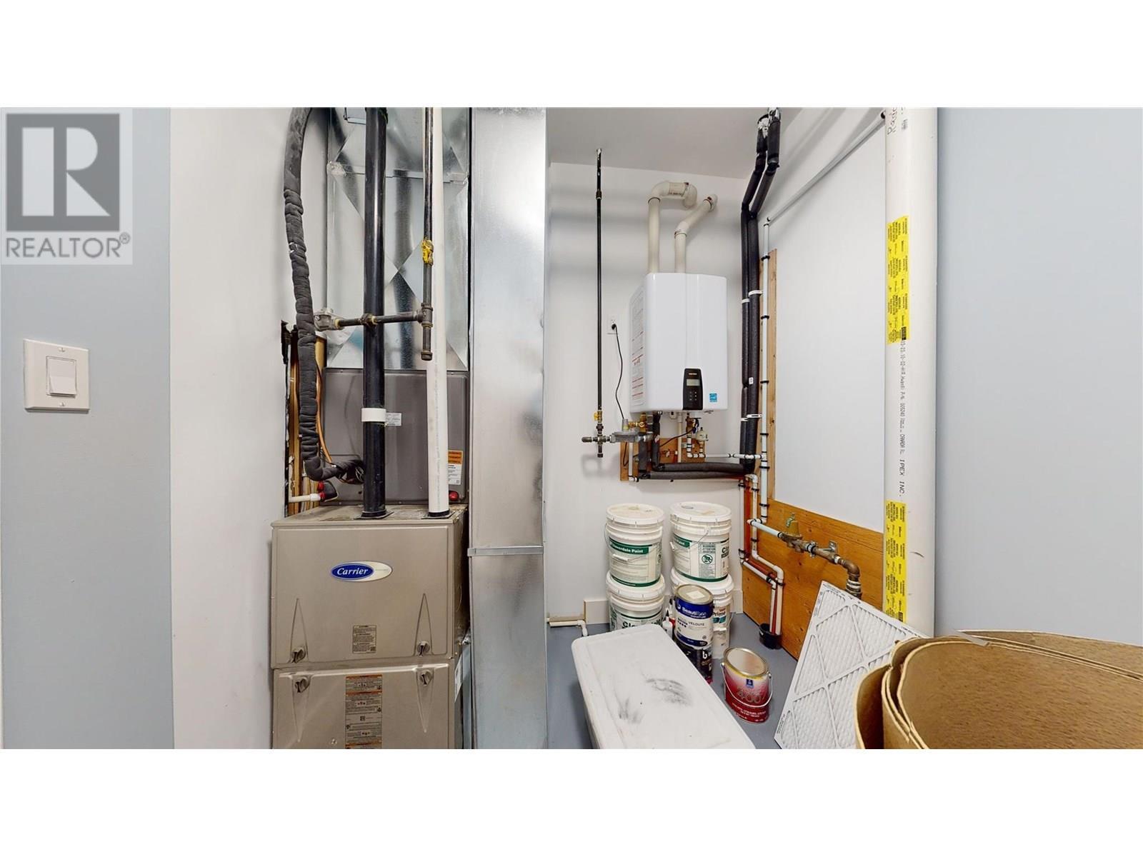 2526 Waverly Drive. Blind Bay, British Columbia