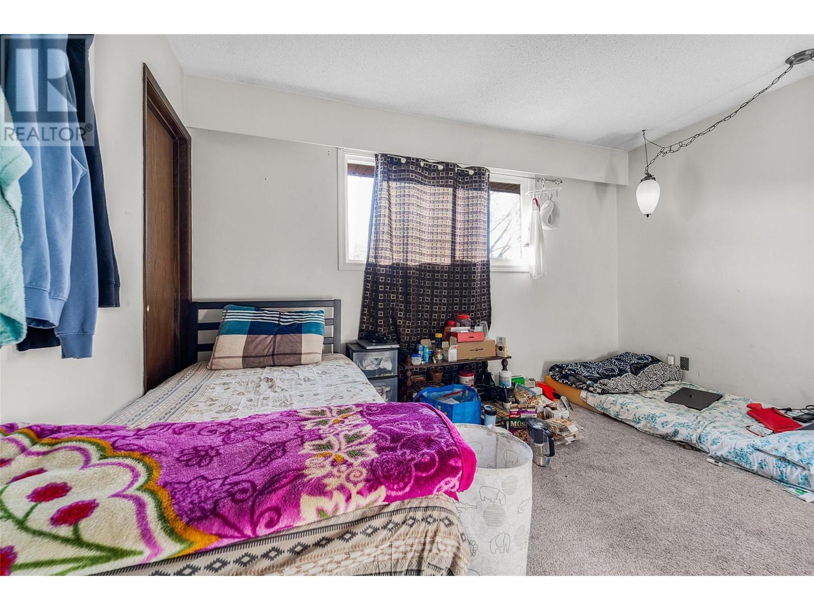 1255 Thompson Road. Kelowna, British Columbia