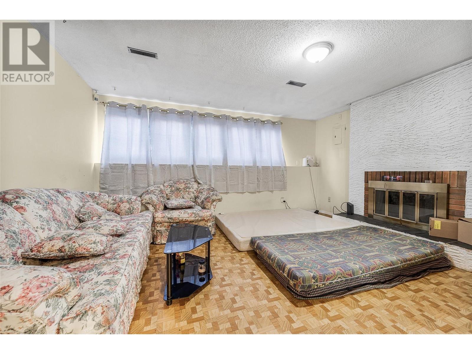 1255 Thompson Road. Kelowna, British Columbia