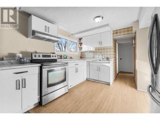 1255 Thompson Road. Kelowna, British Columbia