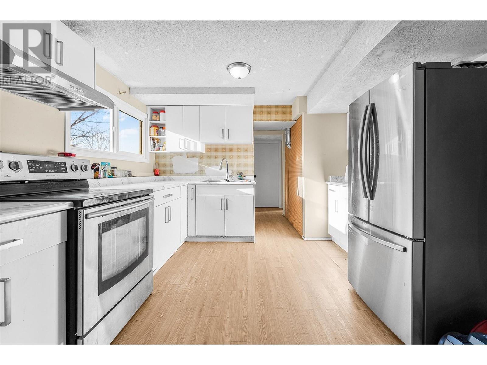 1255 Thompson Road. Kelowna, British Columbia