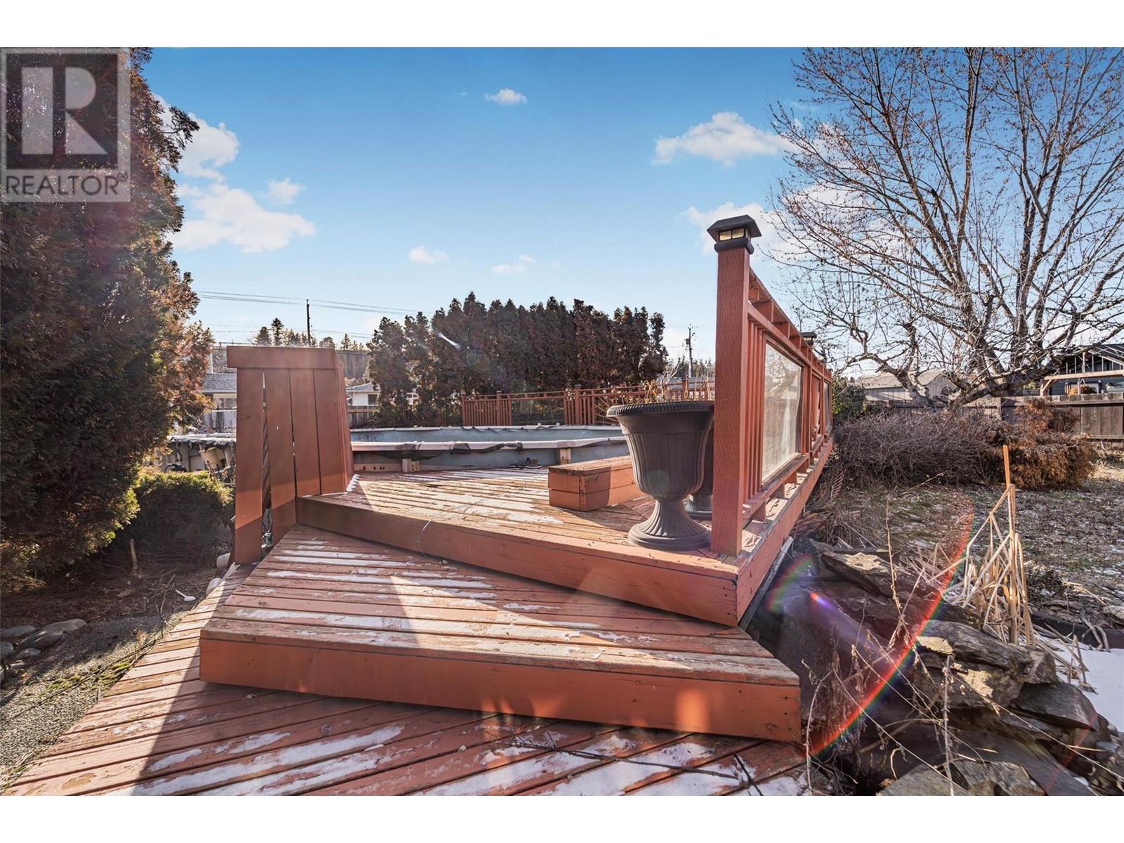 1255 Thompson Road. Kelowna, British Columbia