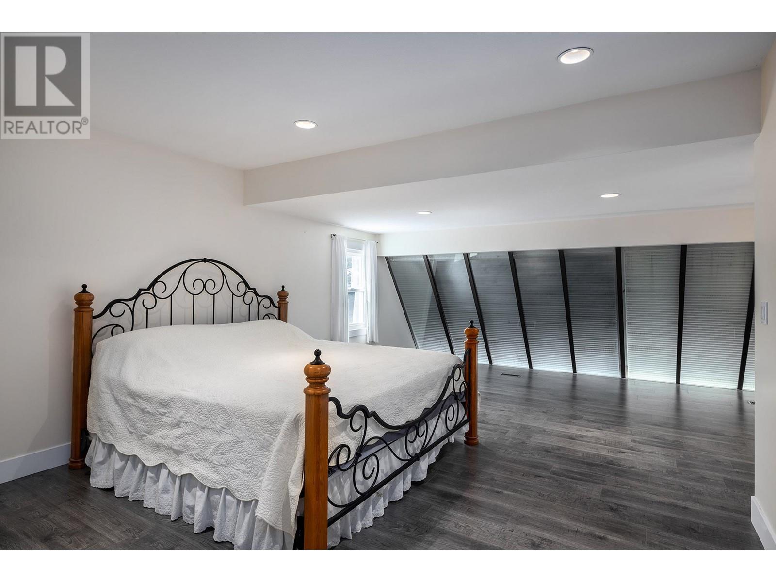 2571 Pineridge Place. West Kelowna, British Columbia