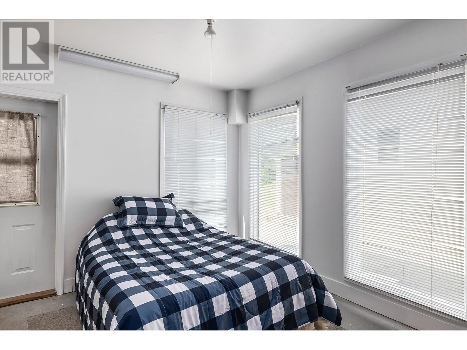 2571 Pineridge Place. West Kelowna, British Columbia