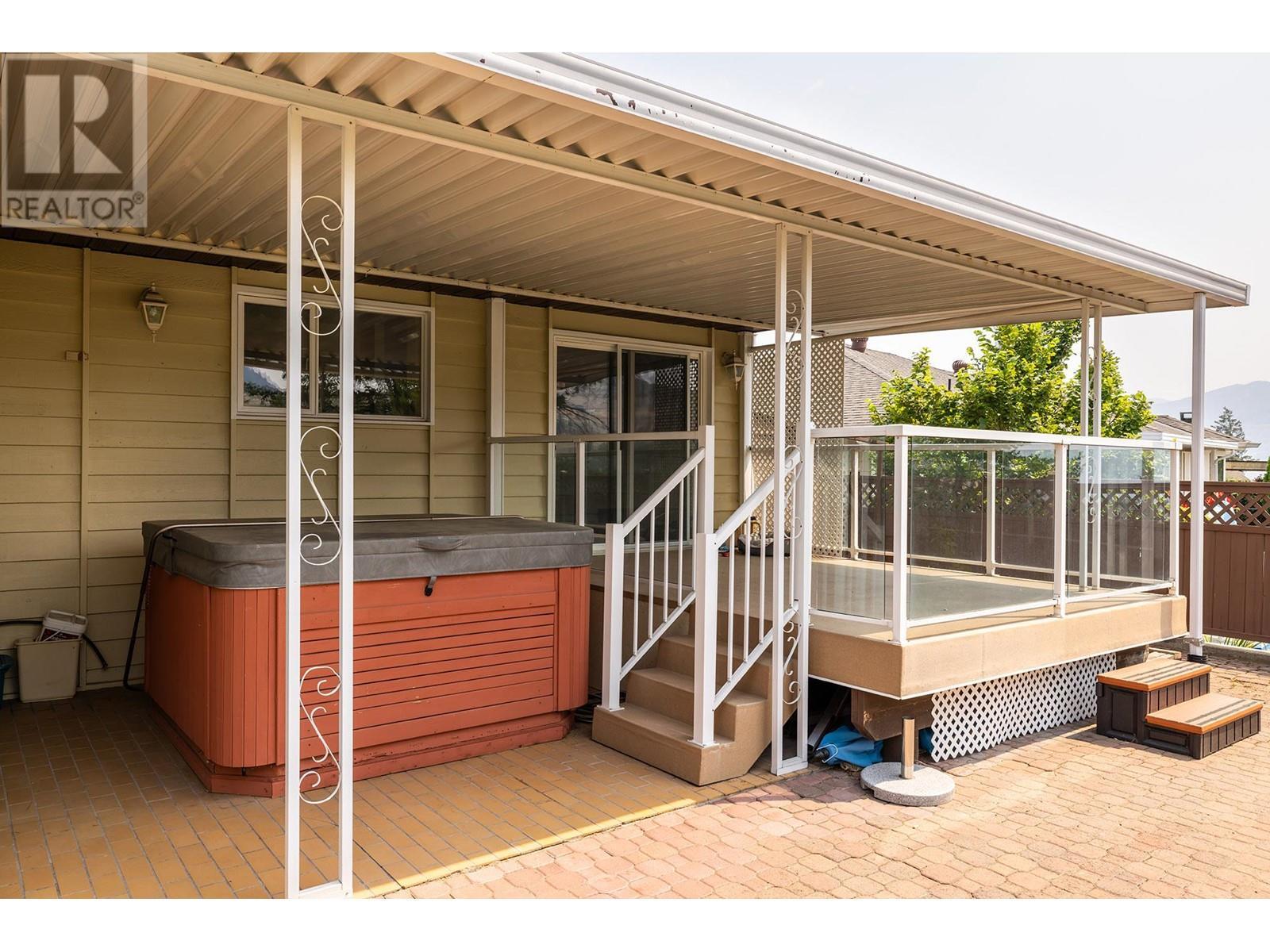 2571 Pineridge Place. West Kelowna, British Columbia