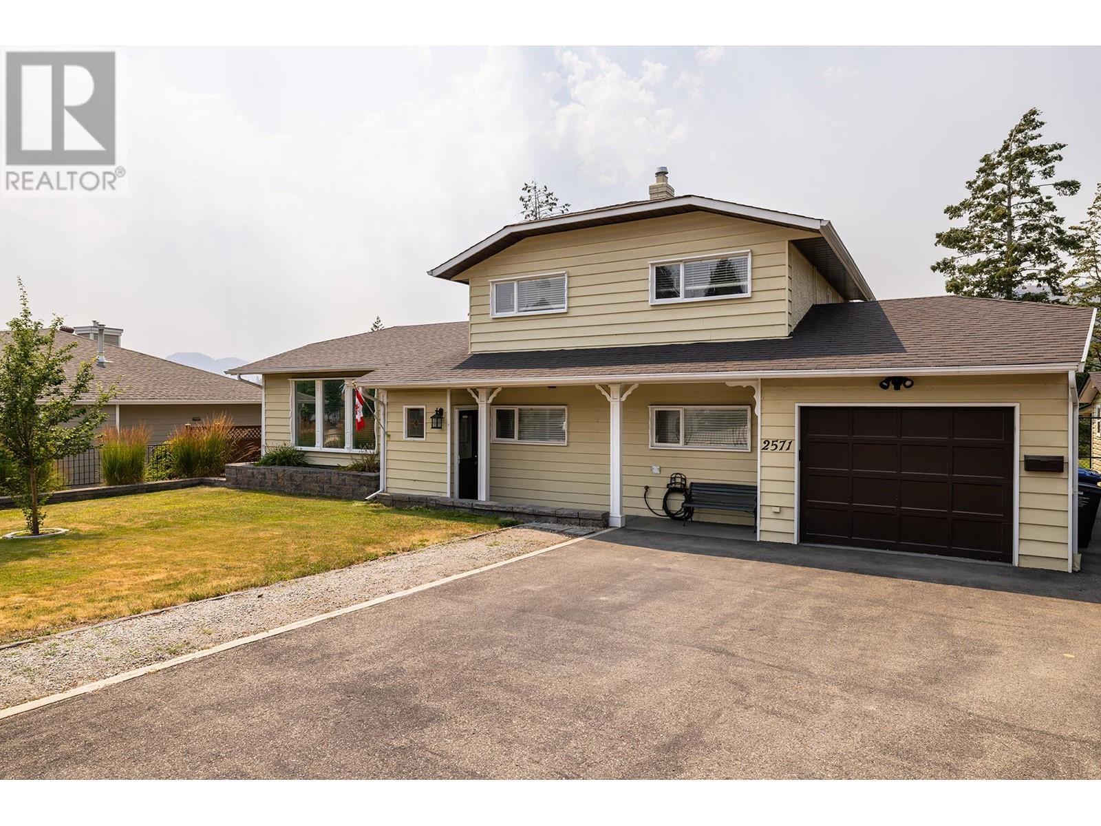 2571 Pineridge Place. West Kelowna, British Columbia