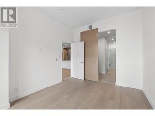 3389 Lakeshore Road Unit# 403. Kelowna, British Columbia