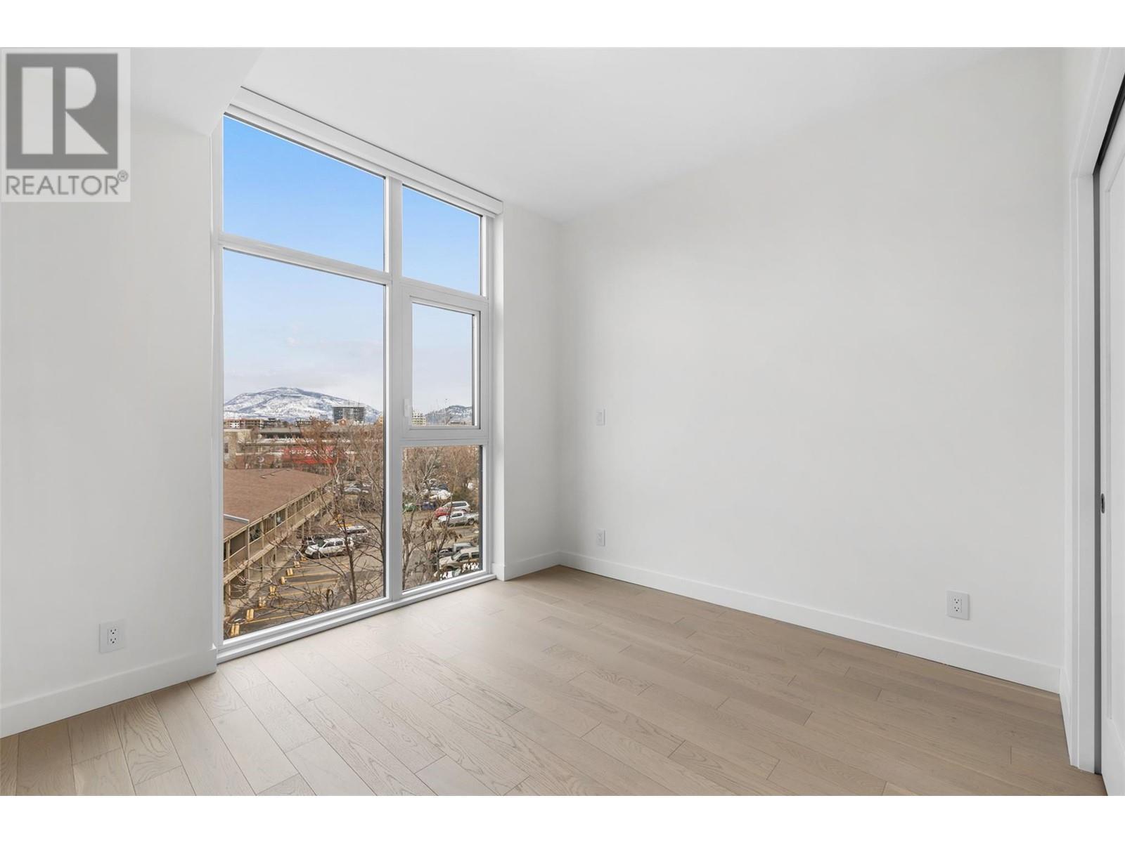 3389 Lakeshore Road Unit# 403. Kelowna, British Columbia