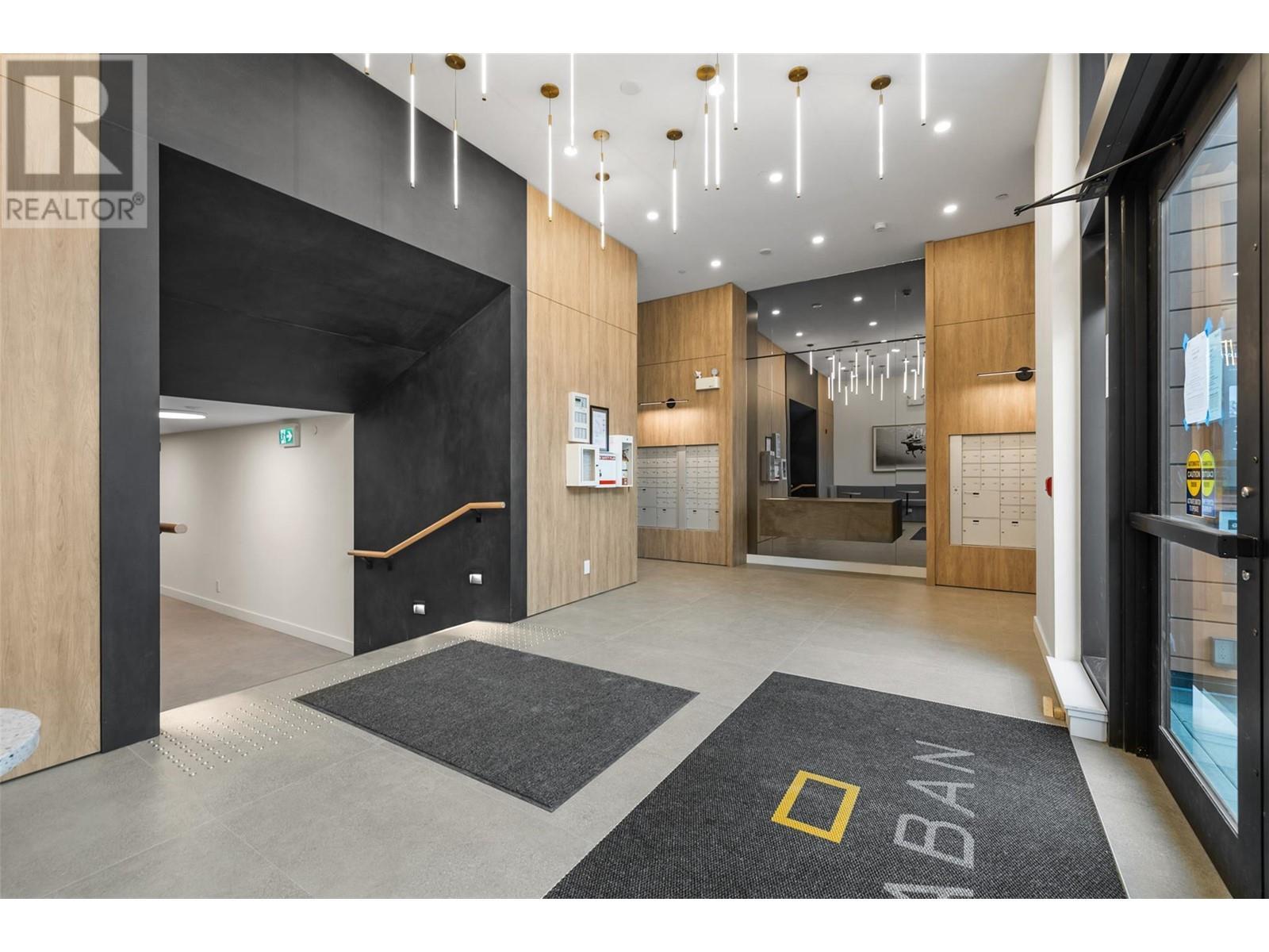 3389 Lakeshore Road Unit# 403. Kelowna, British Columbia