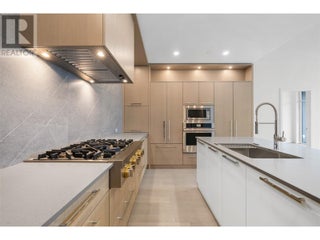 3389 Lakeshore Road Unit# 403. Kelowna, British Columbia