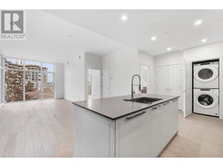 3389 Lakeshore Road Unit# 403. Kelowna, British Columbia