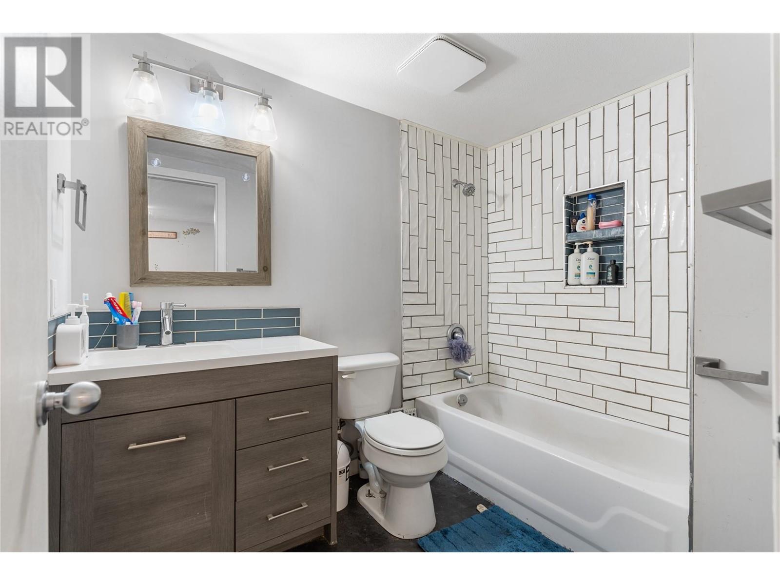 435 Franklyn Road Unit# 102. Kelowna, British Columbia