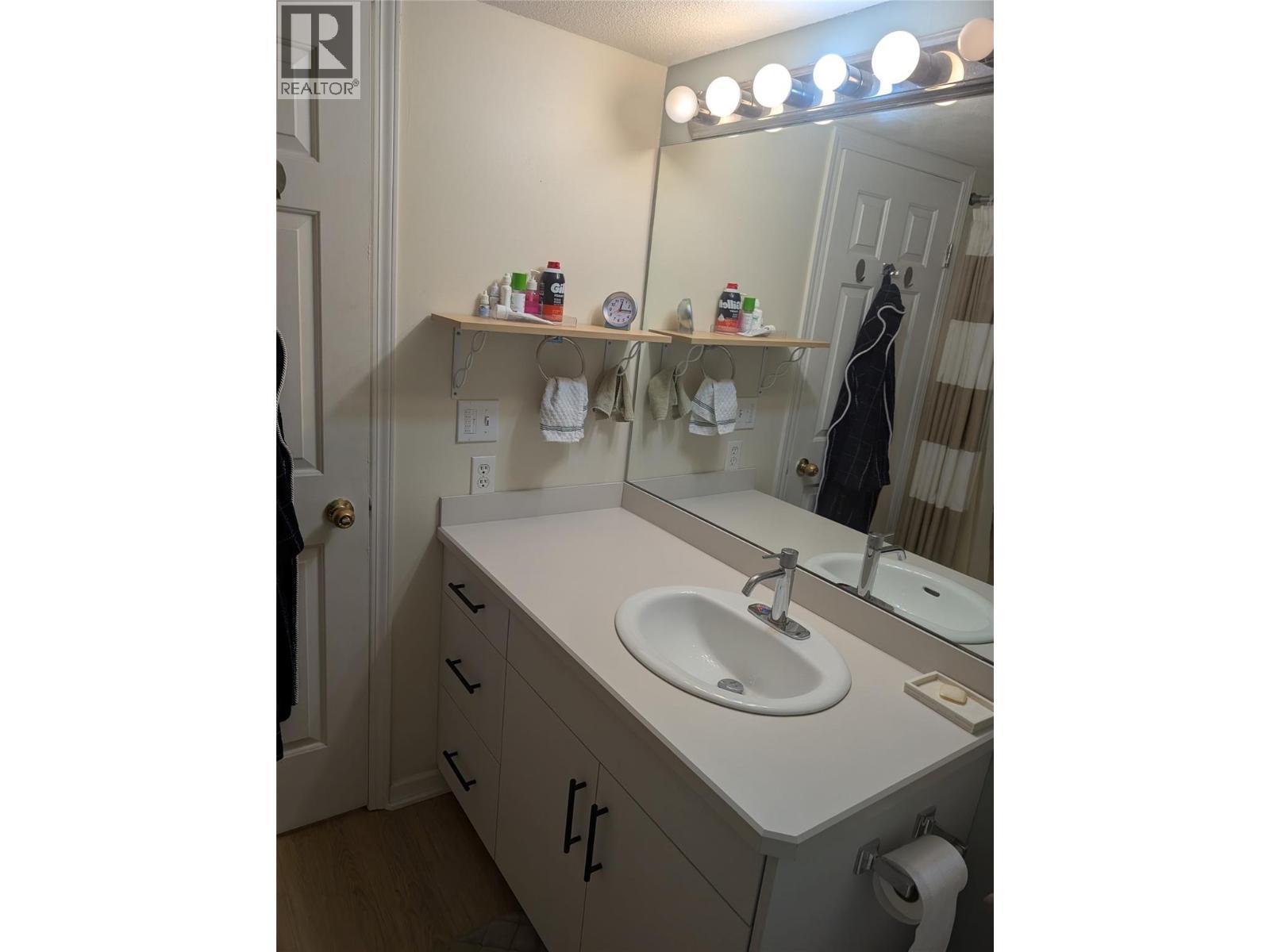 993 Klo Road Unit# 203. Kelowna, British Columbia