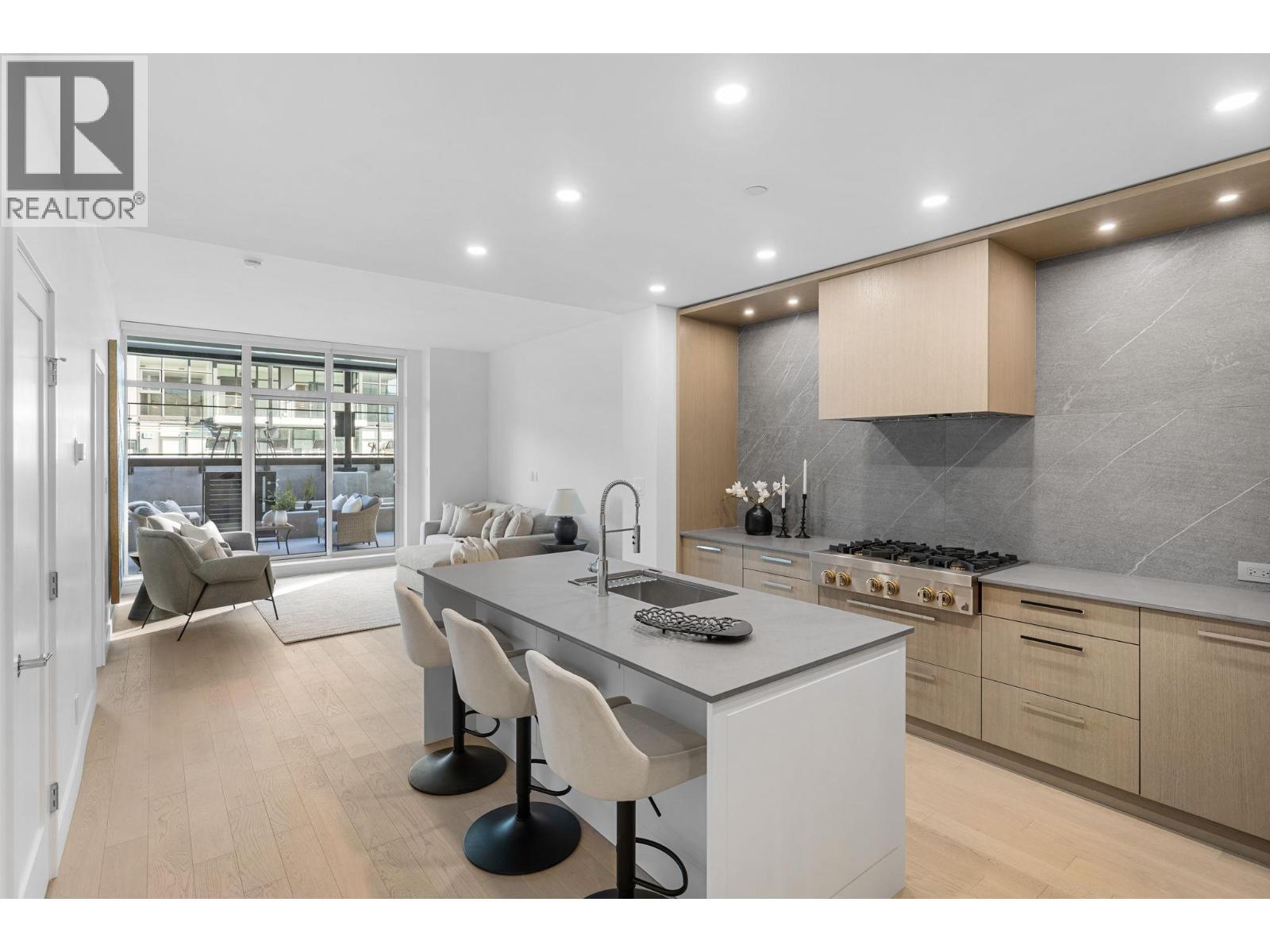 3409 Lakeshore Road Unit# 209. Kelowna, British Columbia