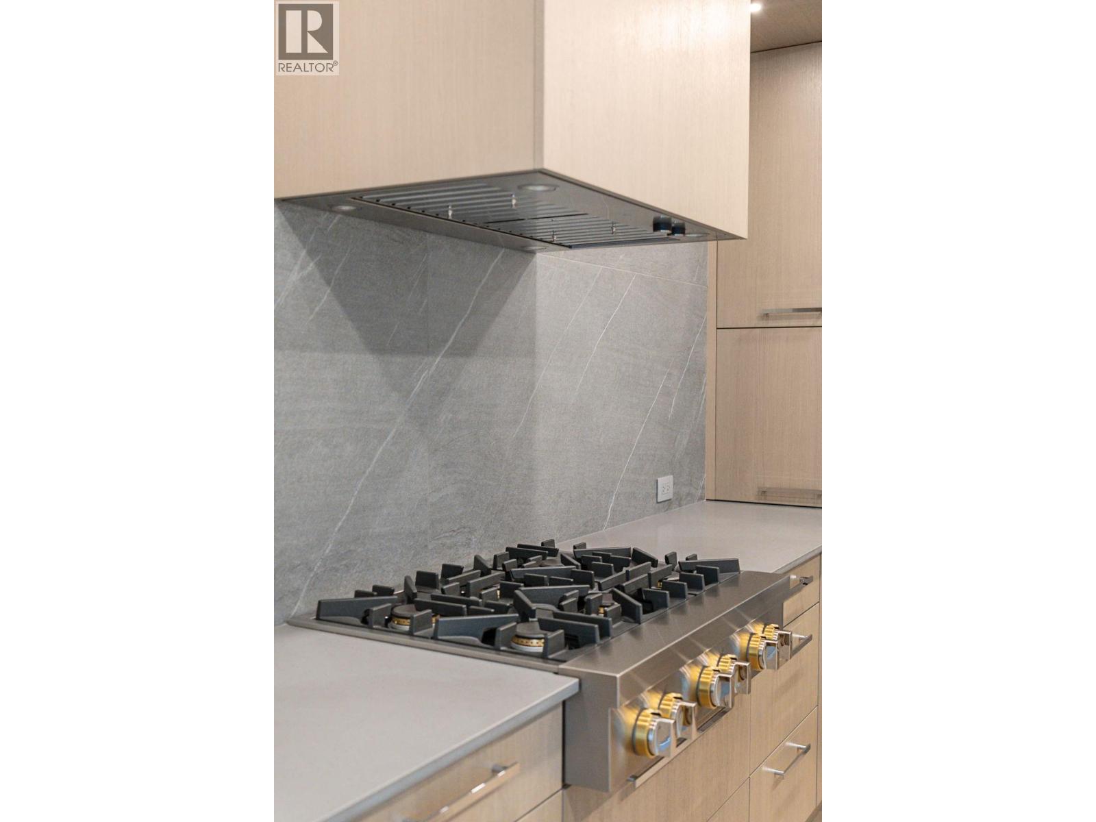 3409 Lakeshore Road Unit# 209. Kelowna, British Columbia