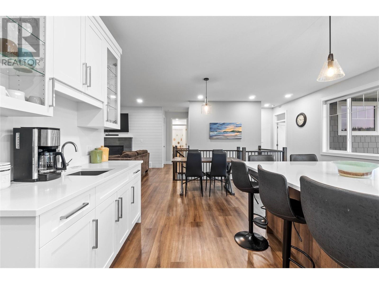 2763 Valleyview Drive. Blind Bay, British Columbia