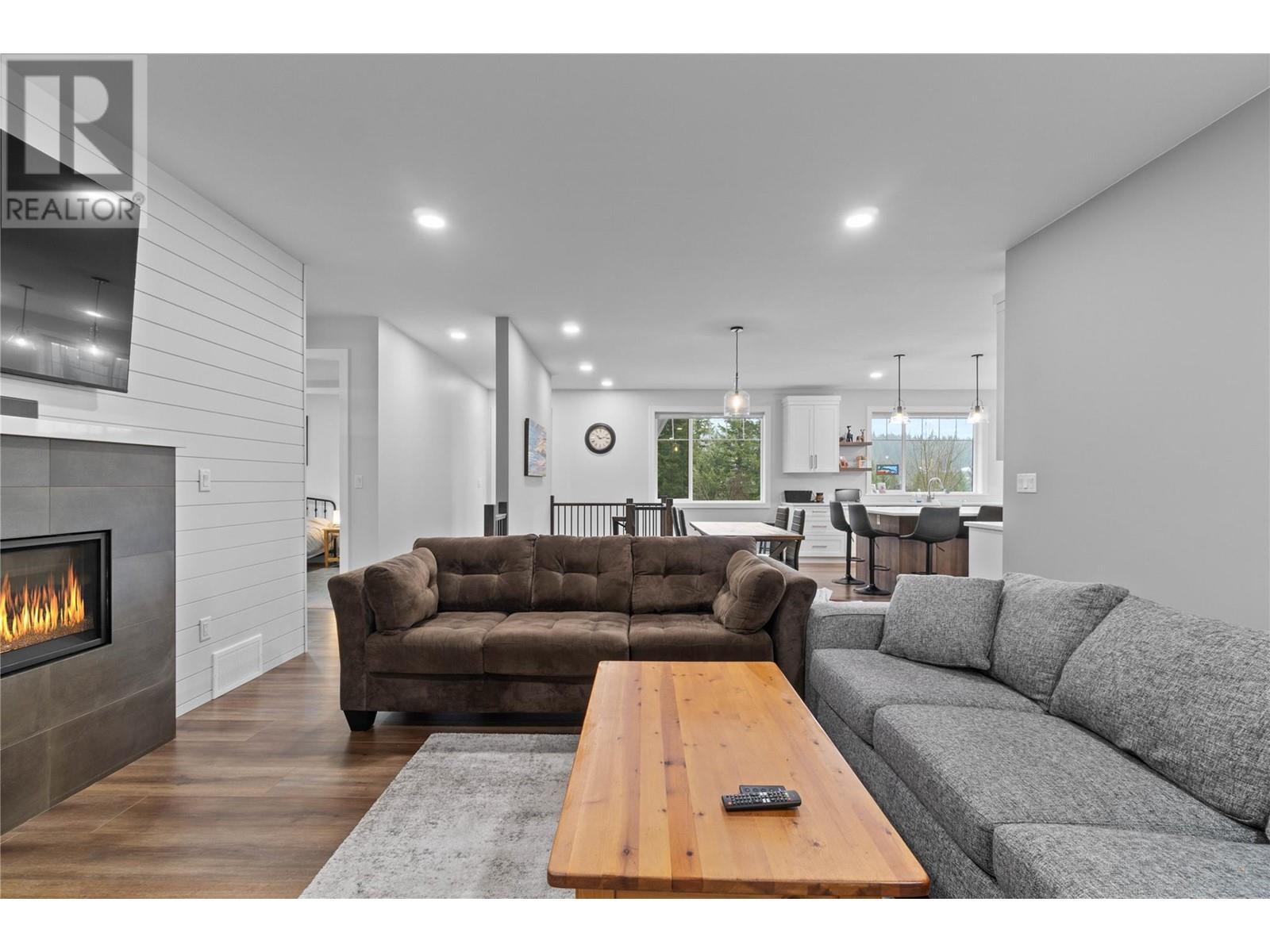 2763 Valleyview Drive. Blind Bay, British Columbia