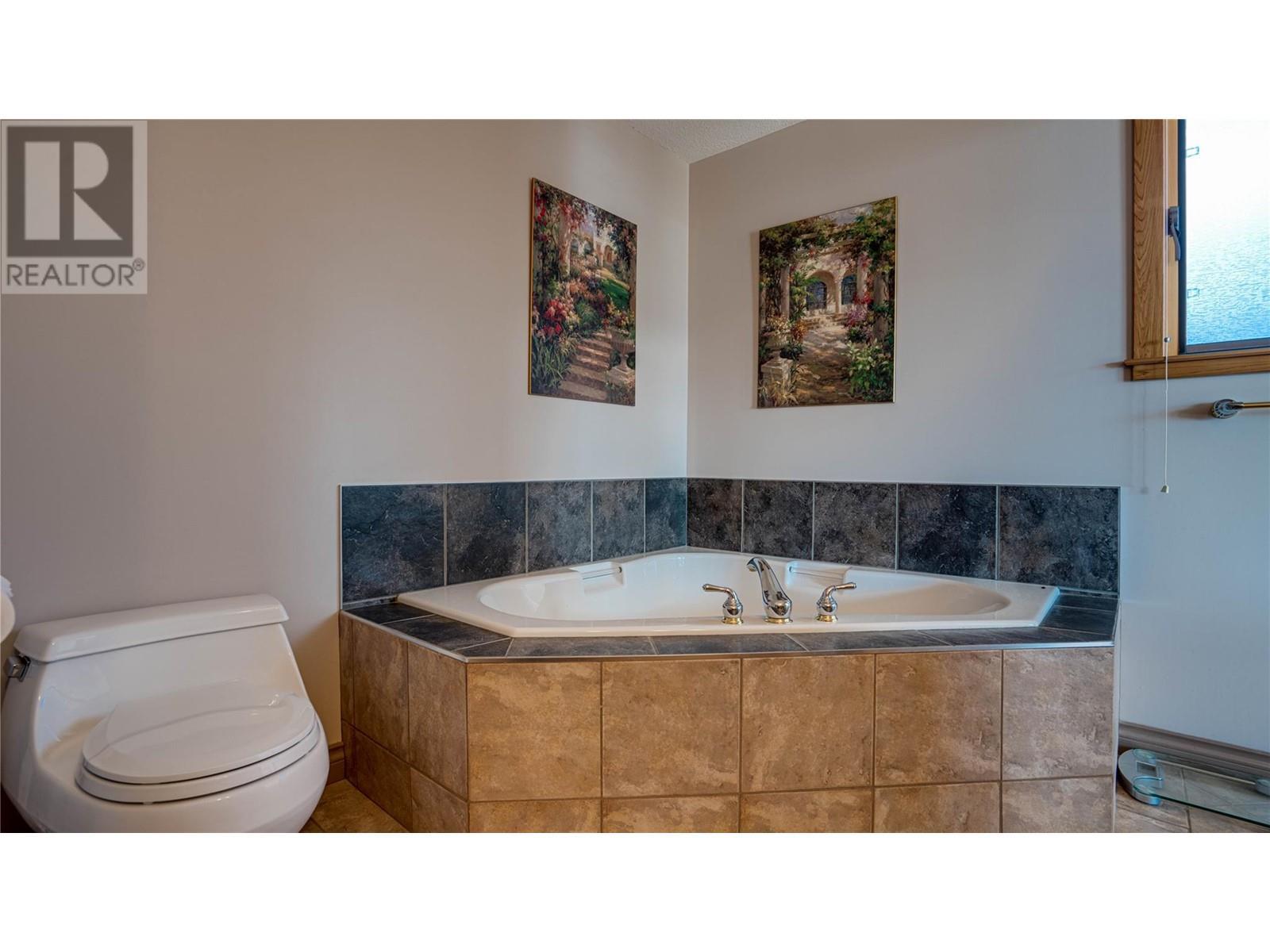 3473 Lakeview Place Unit# 203. Enderby, British Columbia