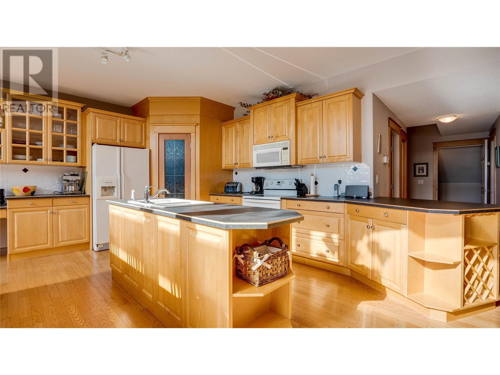 3473 Lakeview Place Unit# 203. Enderby, British Columbia
