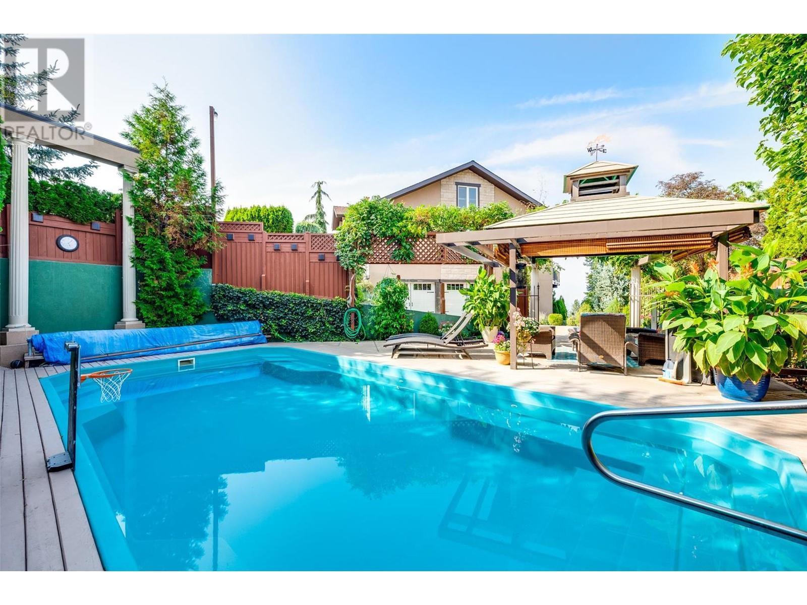 375 Trumpeter Court. Kelowna, British Columbia