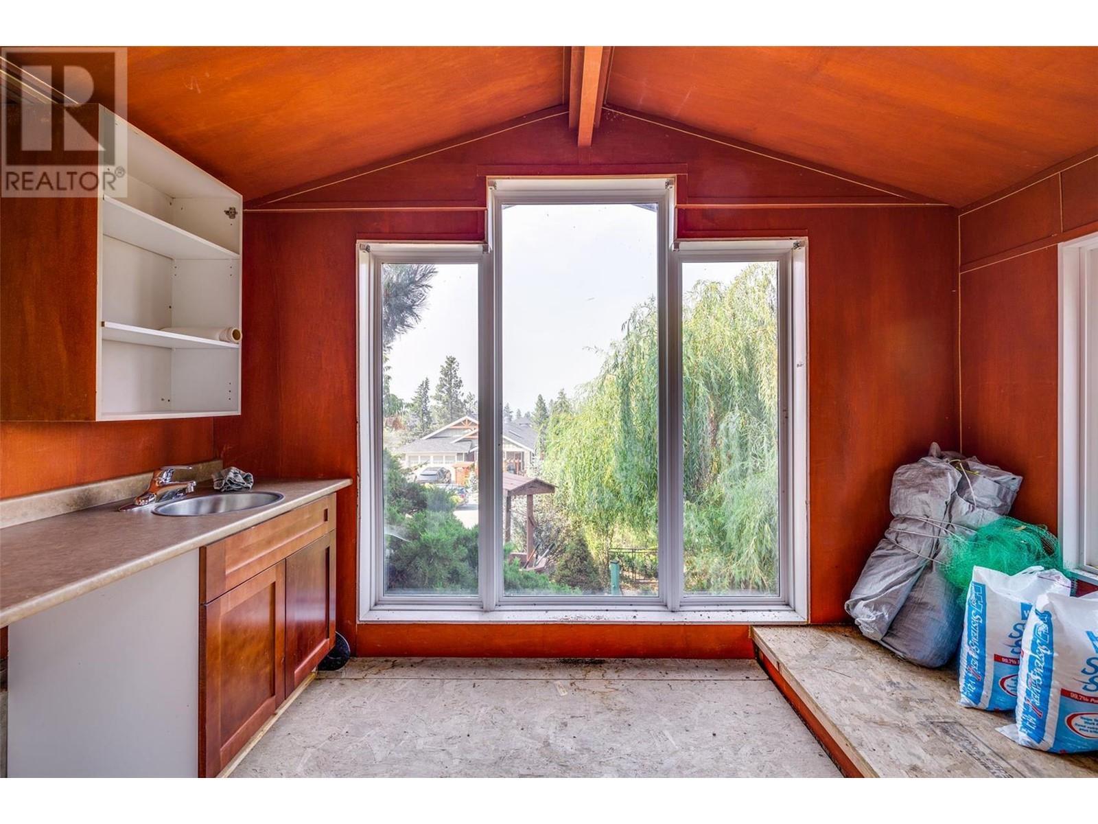 375 Trumpeter Court. Kelowna, British Columbia