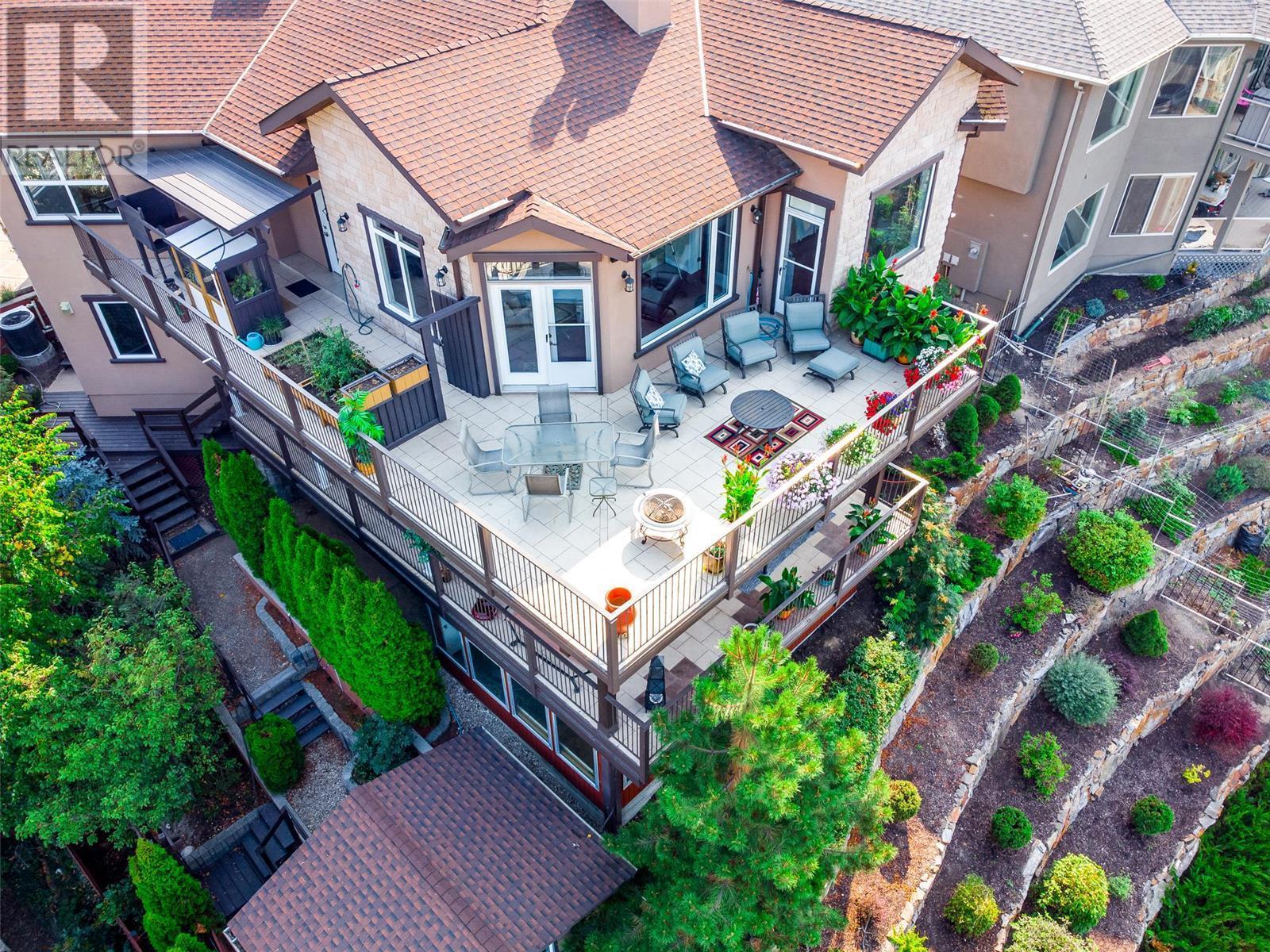 375 Trumpeter Court. Kelowna, British Columbia