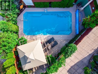 375 Trumpeter Court. Kelowna, British Columbia