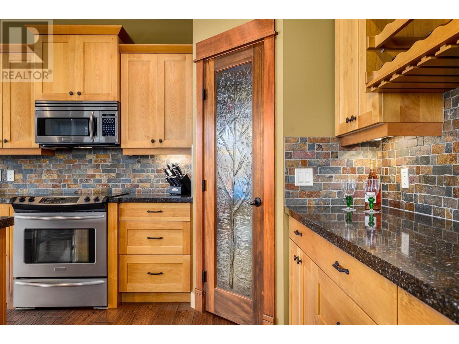 27 Birdie Lake Drive Unit# 4. Vernon, British Columbia