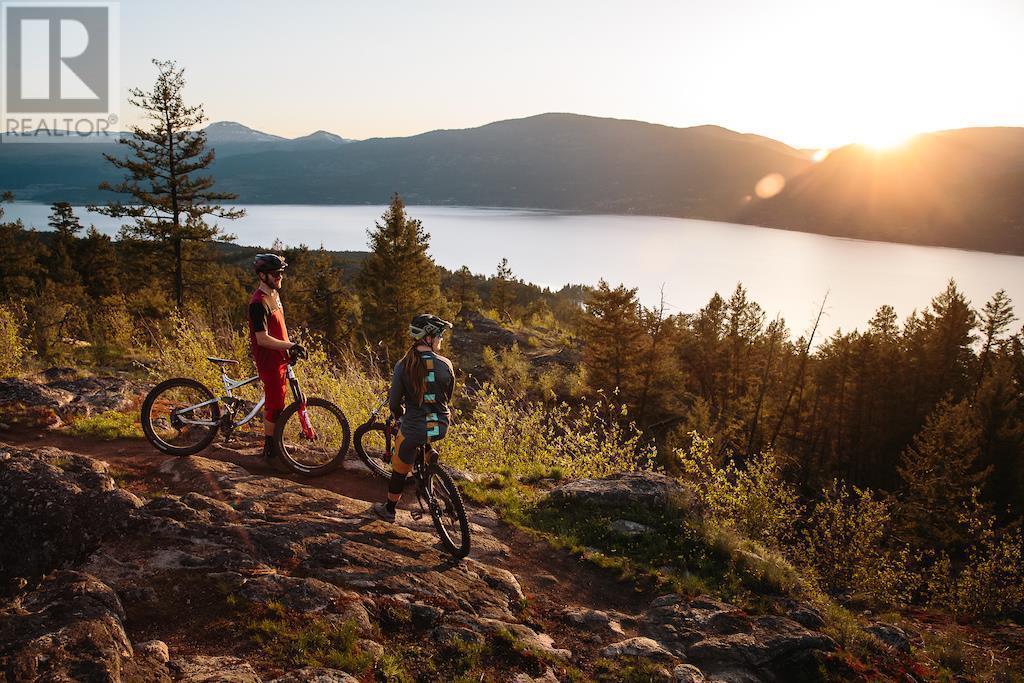 27 Birdie Lake Drive Unit# 4. Vernon, British Columbia