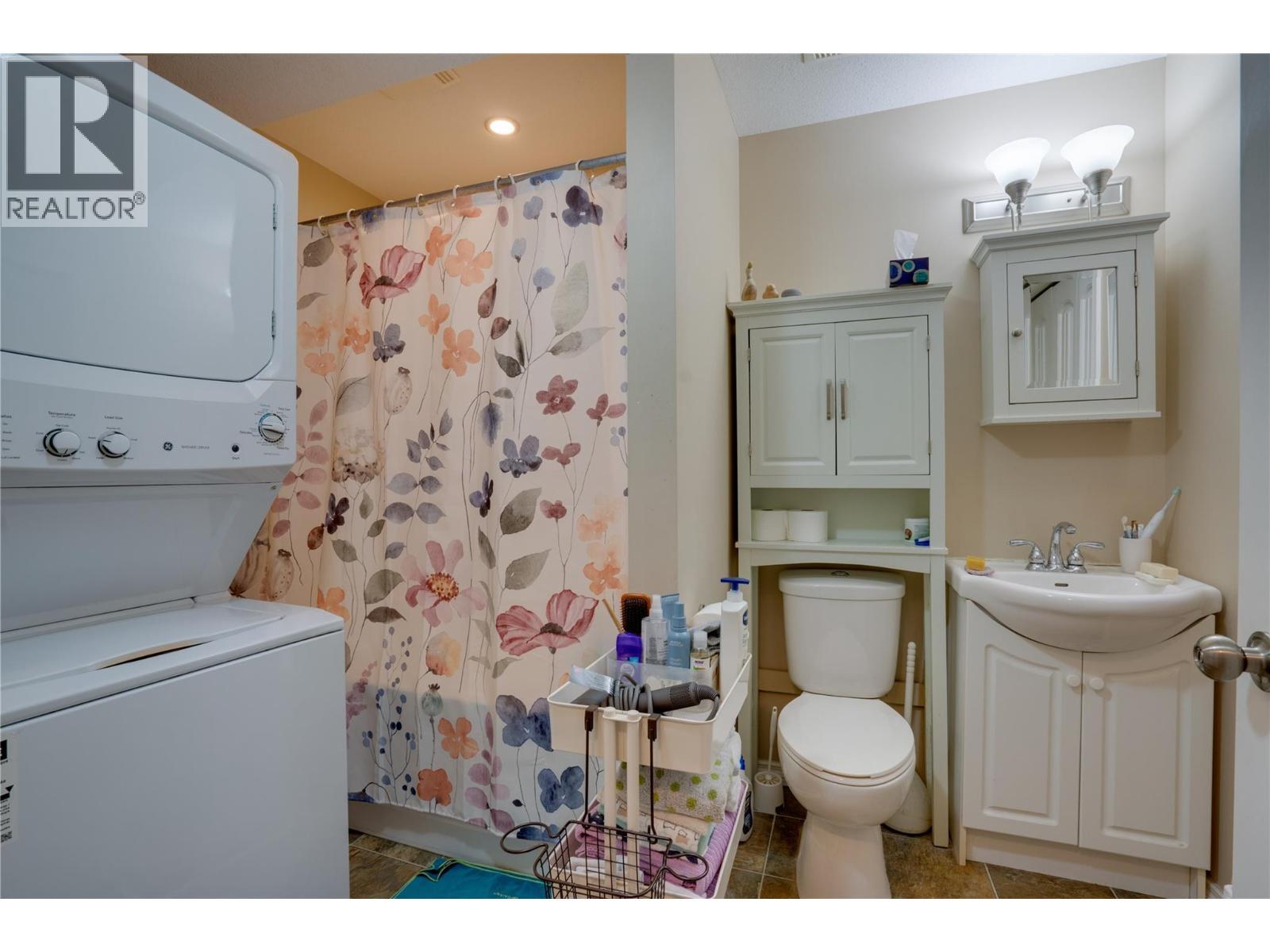 3411 18 Avenue Unit# A&b. Vernon, British Columbia