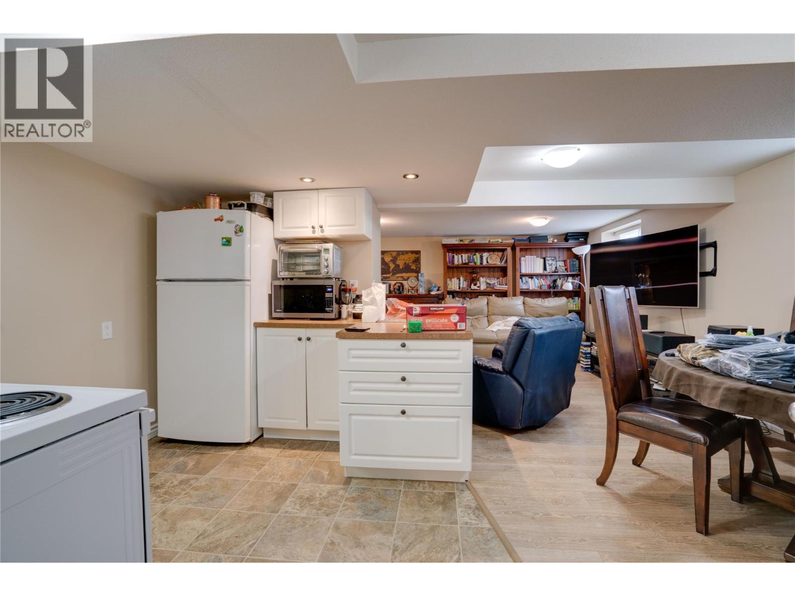 3411 18 Avenue Unit# A&b. Vernon, British Columbia