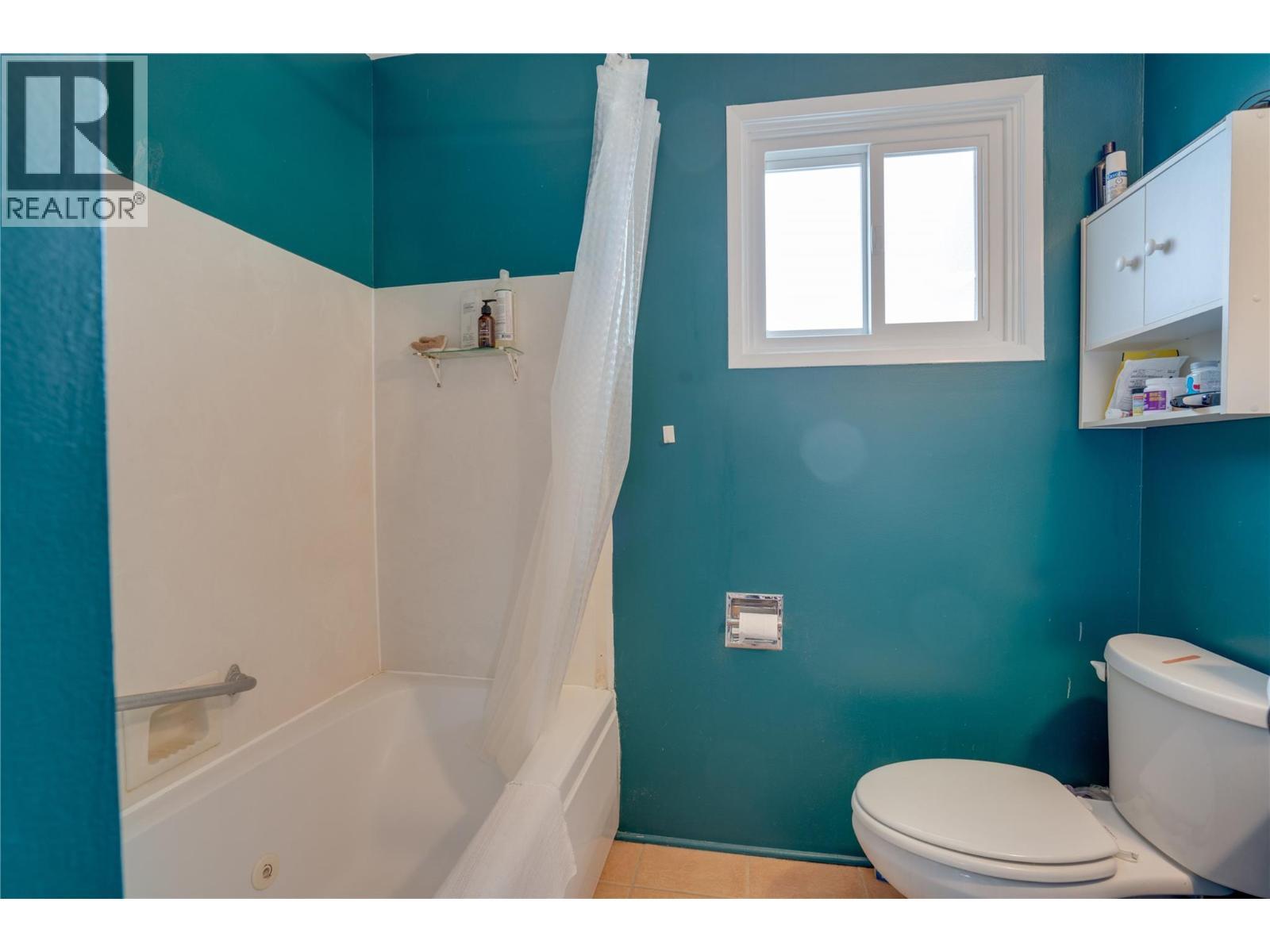 3411 18 Avenue Unit# A&b. Vernon, British Columbia