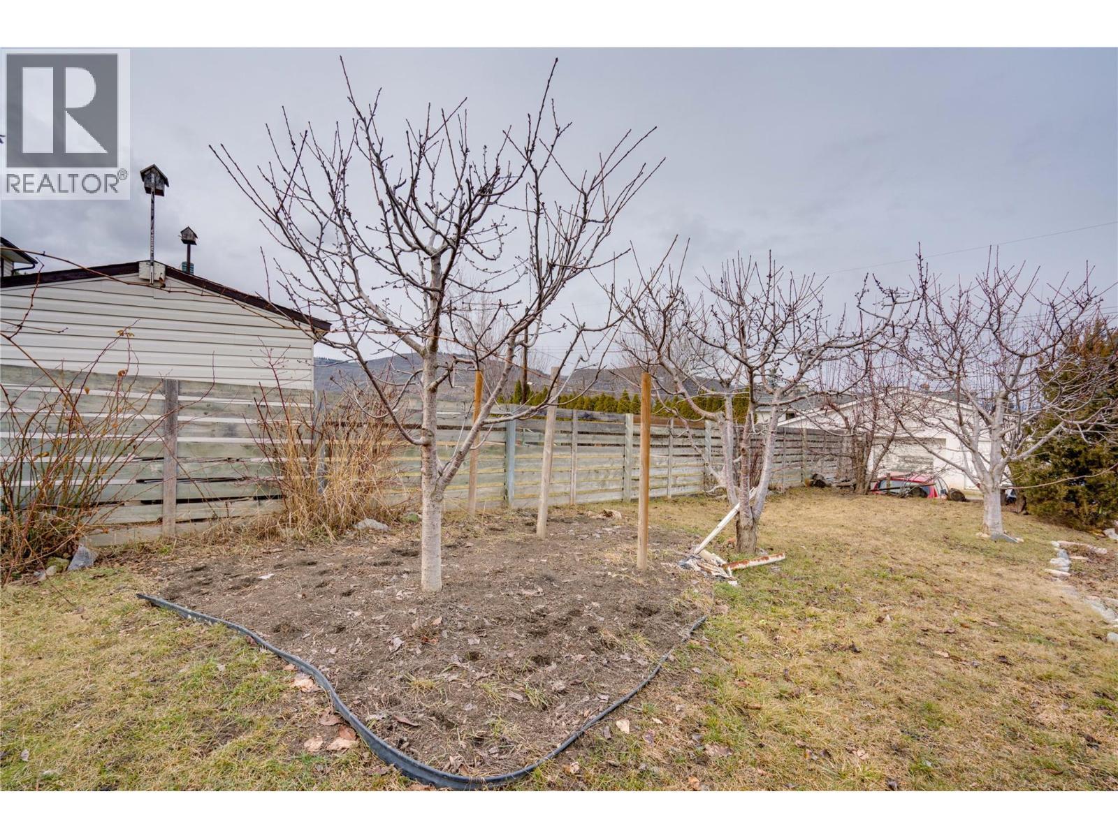 3411 18 Avenue Unit# A&b. Vernon, British Columbia