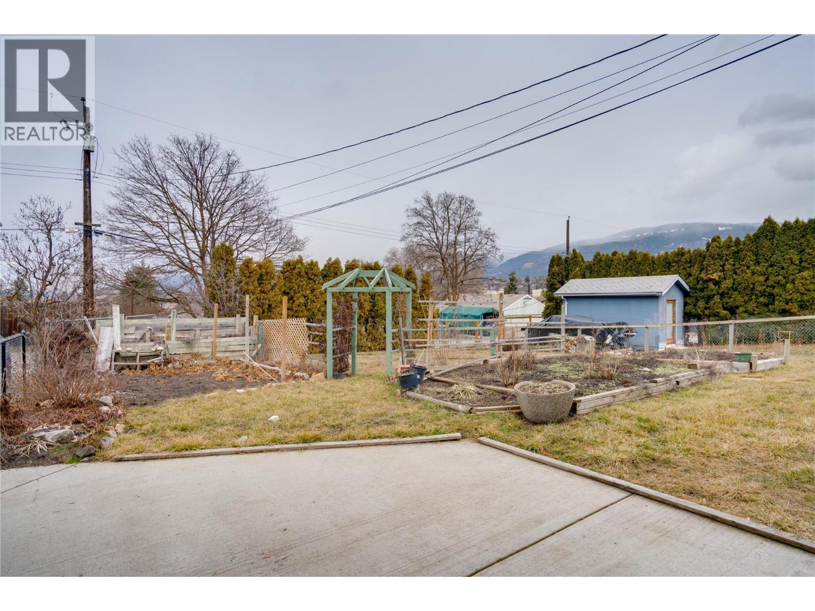 3411 18 Avenue Unit# A&b. Vernon, British Columbia